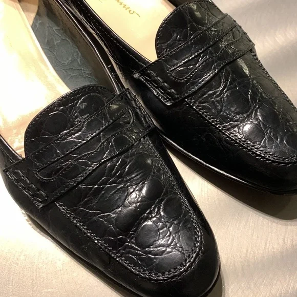 Salvatore Ferragamo | Shoes | Salvatore Ferragamo Black  display picture 1